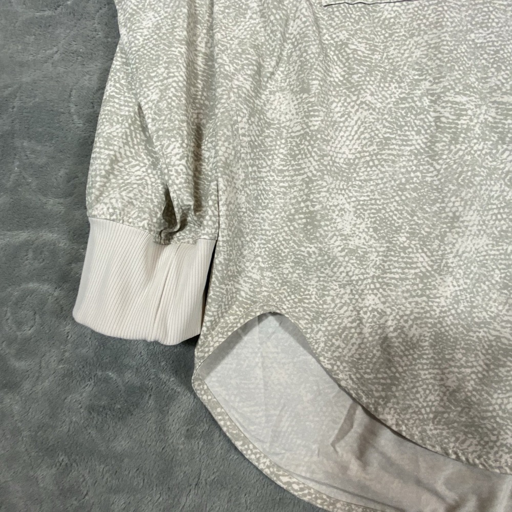 Athleta Women Medium Zuma Printed Top Long Sleeve Pockets Viper Grey Flowy Chic - Picture 11 of 13